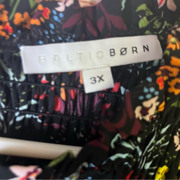 BalticBorn Beautiful Smock Ruffle Neckline Floral Dress Size 3X - Picture 3 of 8